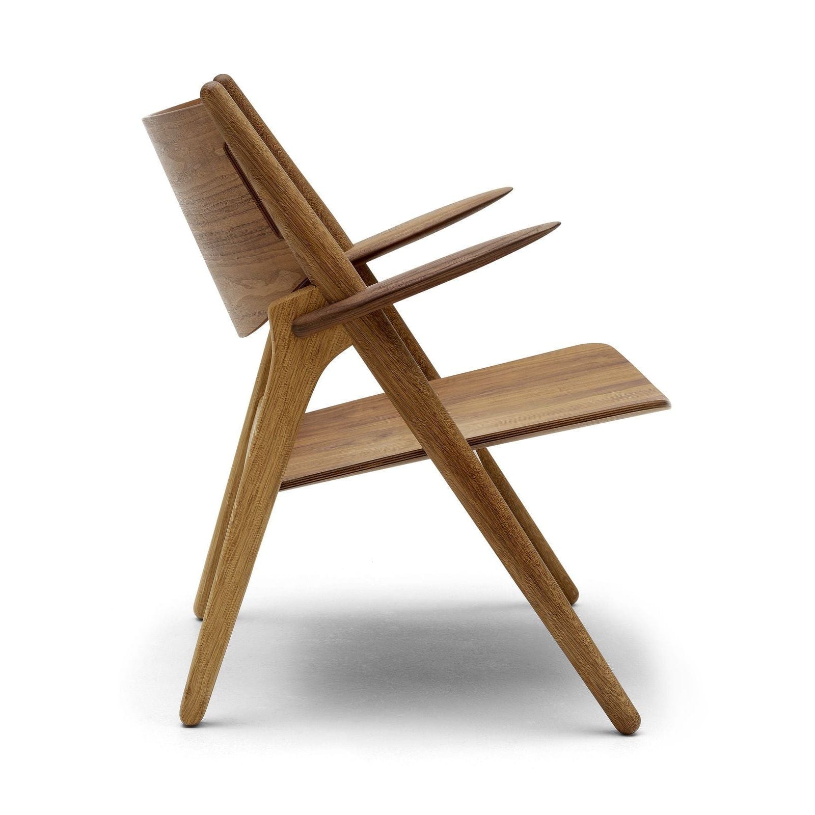 Carl Hansen CH28T Lounge Chair Oiled Oak/Walnut