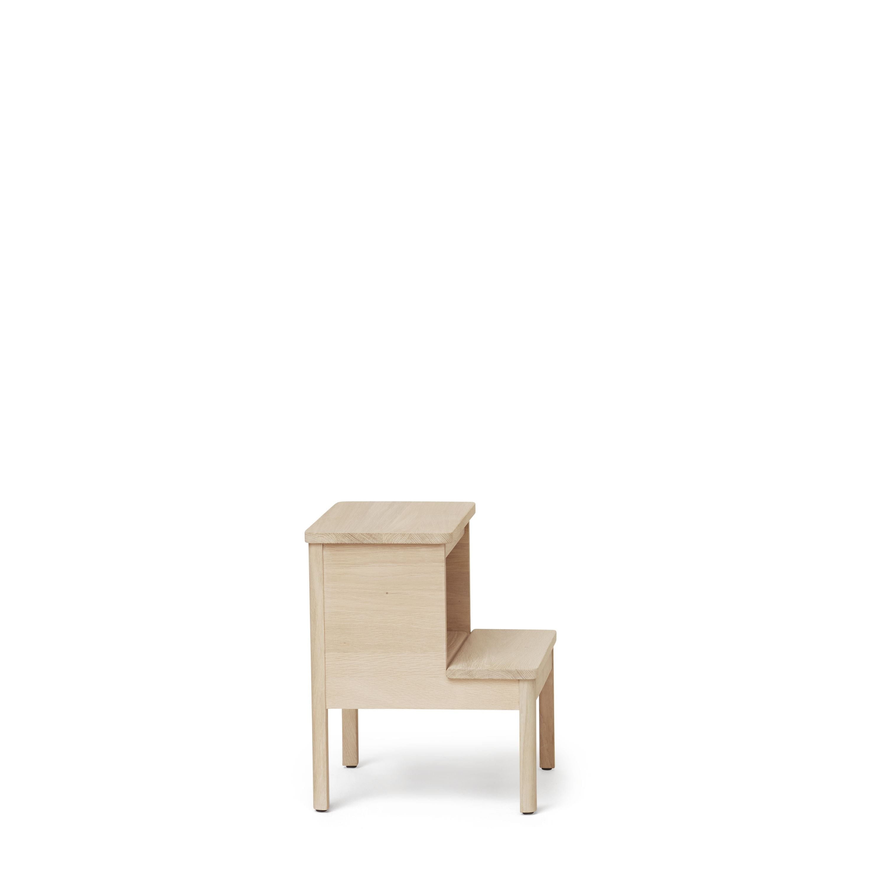 Form&Refine Ett linjesteg stol, vit oljeek