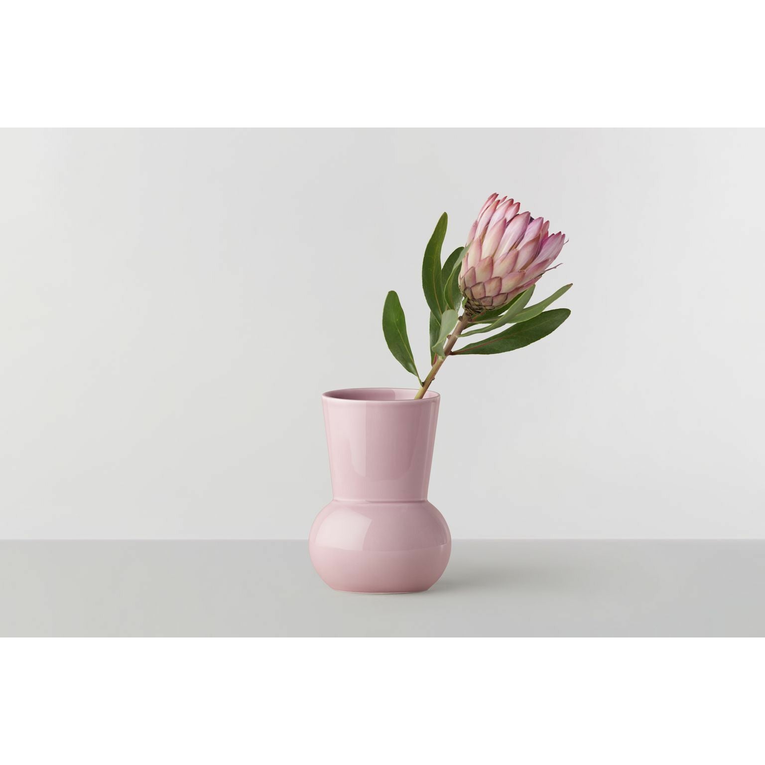 Ro Collection Nej. 66 Oval Vase Wide, Pink