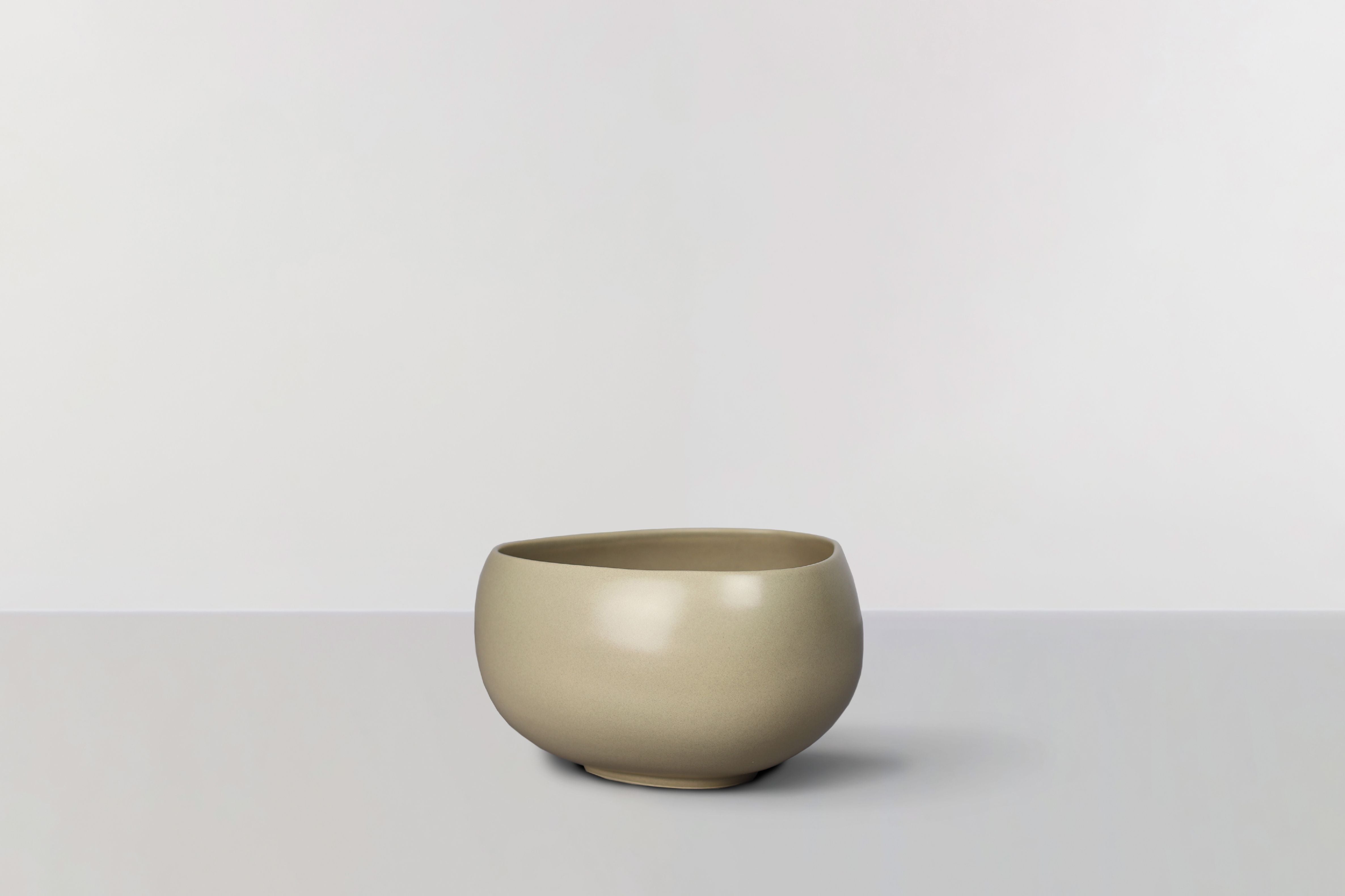 Ro Collection Signature Bowl Large, Soft Sand