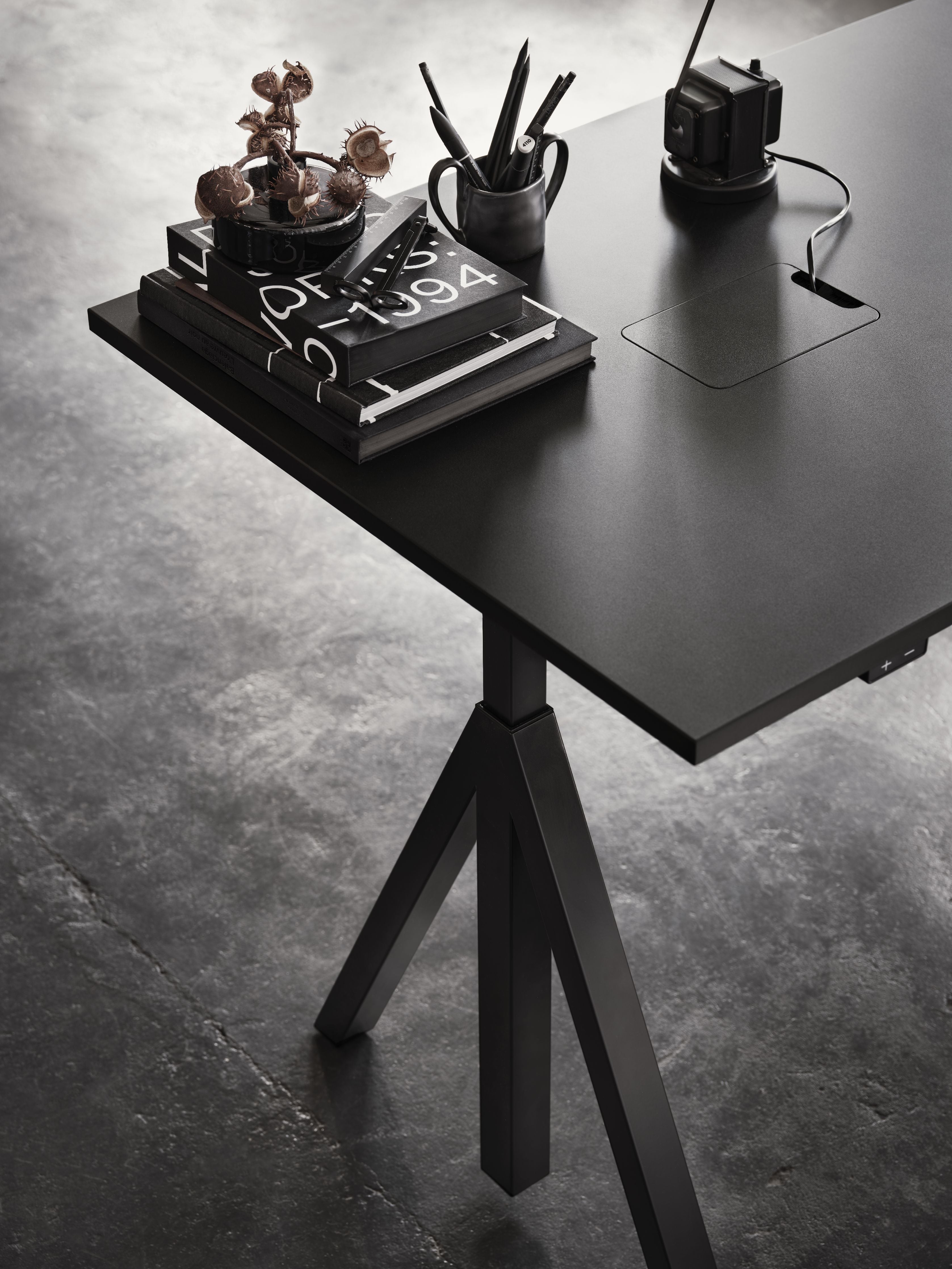 String Furniture Fungerar höjd justerbart skrivbord 90x180 cm, ek/svart