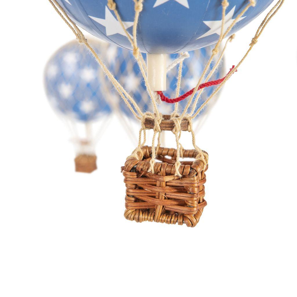 Authentic Models Flying the Skies Uro med Luftballoner, Blå Stjerner
