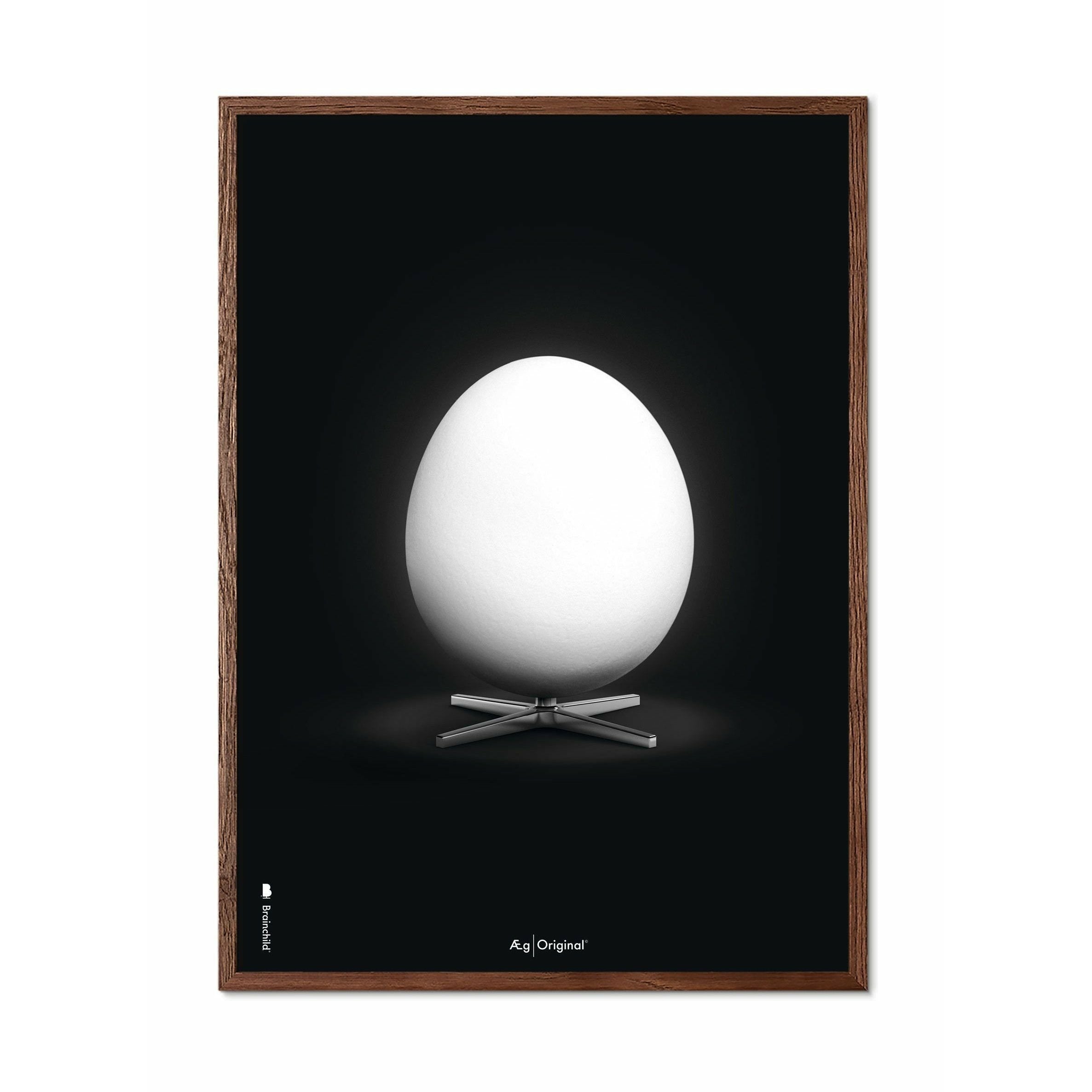 Brainchild Egg Classic Affisch, ram i mörkt trä 30x40 cm, svart bakgrund