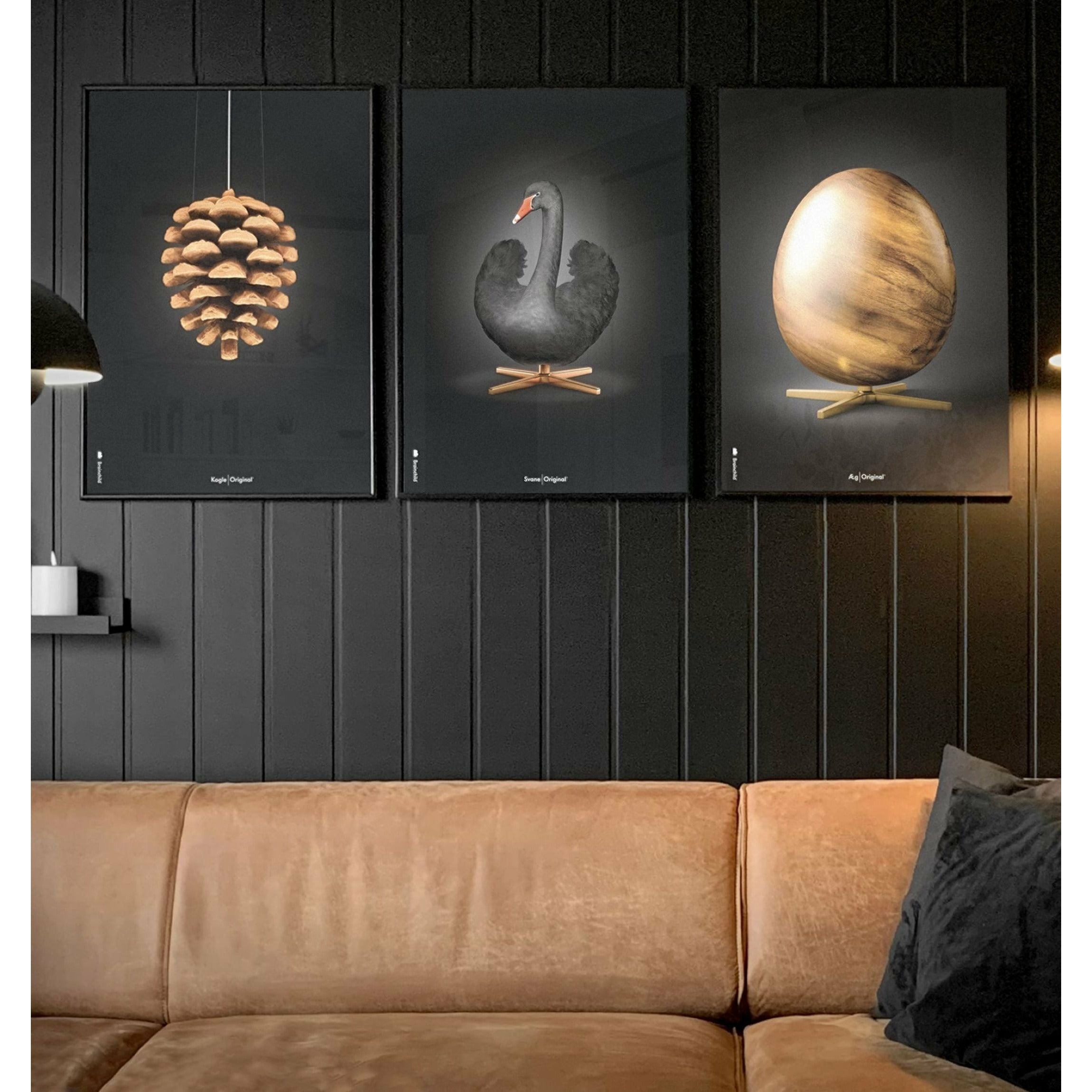Brainchild Äggfigursaffisch, ram i mörkt trä 50x70 cm, svart