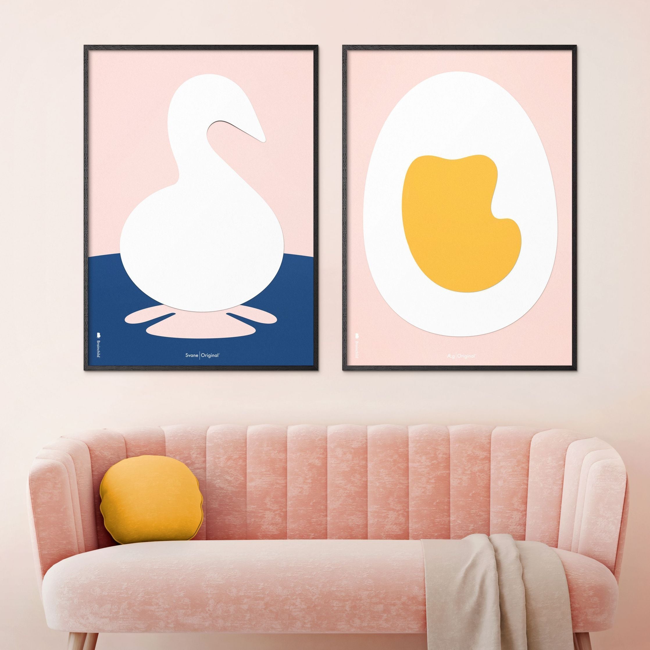 Brainchild Swan Paper Clip -affisch, mässingsfärgad ram 30x40 cm, rosa bakgrund