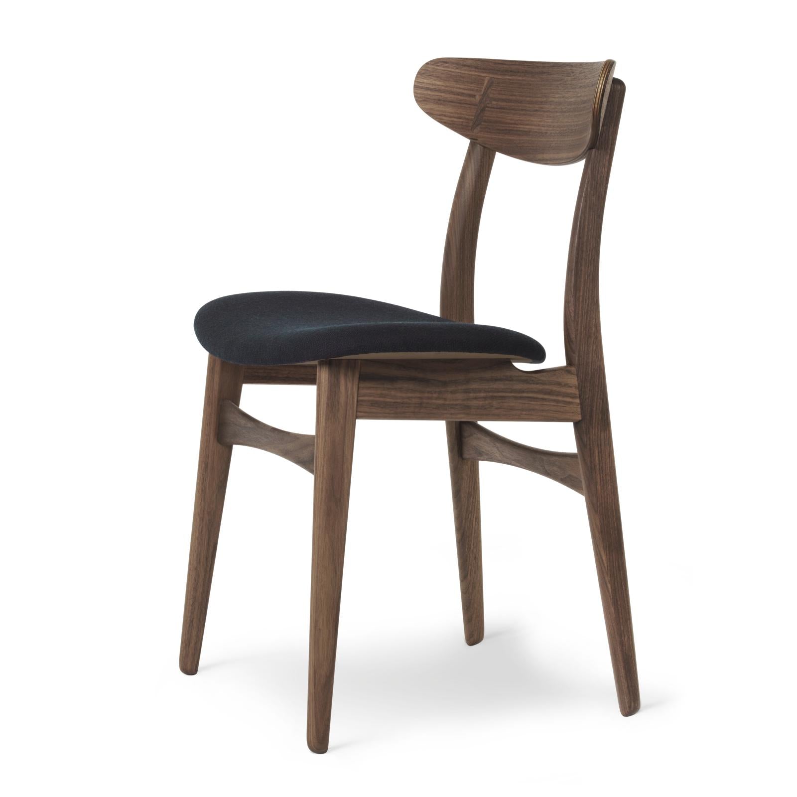 Carl Hansen CH30P -stol, oljad valnöt, svart tyg