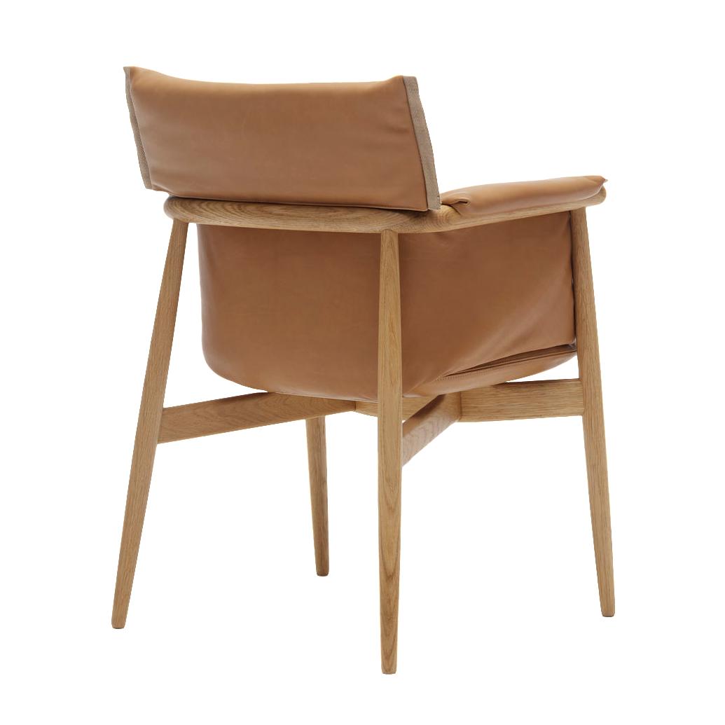Carl Hansen E005 Embrace Chair Oiled Oak, Brown Leather