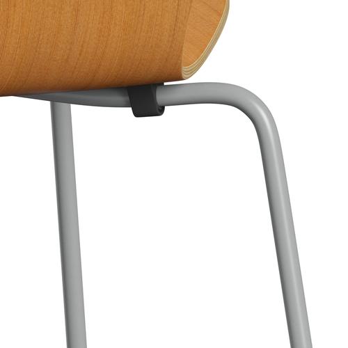 Fritz Hansen 3107 Shell Chair, Nine Grey/Oregon Pine Lacquered Veneer