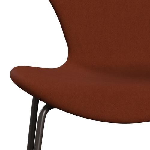 Fritz Hansen 3107 stol helt vadderad, brun brons/komfort mörkröd (C61018)