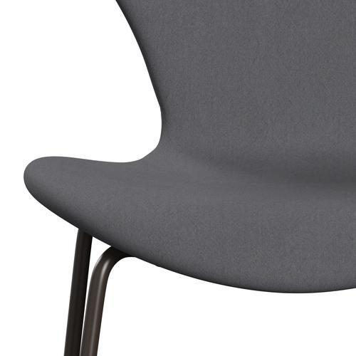 Fritz Hansen 3107 stol helt vadderad, brun brons/komfort grå (C01012)