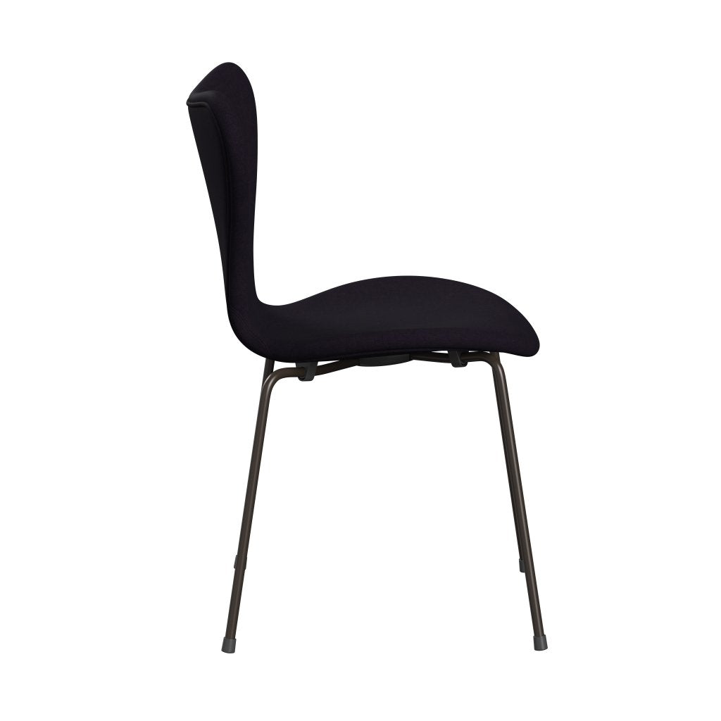 Fritz Hansen 3107 Stol Fuldpolstret, Brown Bronze/Comfort Lilla/Rød