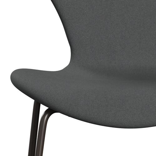 Fritz Hansen 3107 stol helt vadderad, brun brons/divina mörkgrå