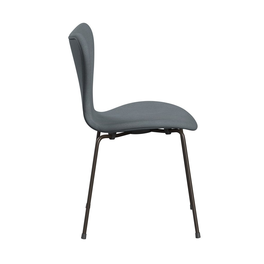 Fritz Hansen 3107 Stol Fuldpolstret, Brown Bronze/Divina Lys Grå