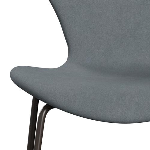 Fritz Hansen 3107 Stol Fuldpolstret, Brown Bronze/Divina Lys Grå