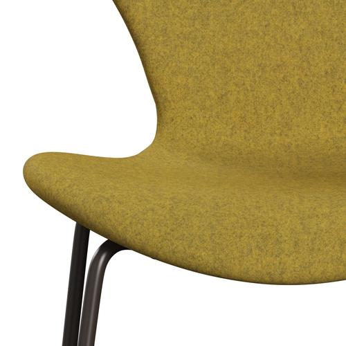 Fritz Hansen 3107 stol helt vadderad, brun brons/divina melange gul