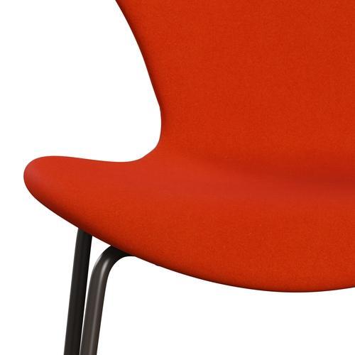 Fritz Hansen 3107 stol helt vadderad, brun brons/divina orange/röd