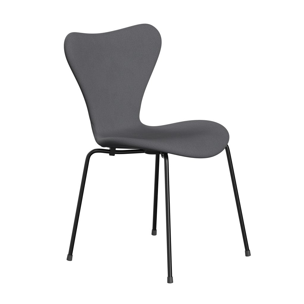 Fritz Hansen 3107 stol helt vadderad, svart/komfort grå (C01012)