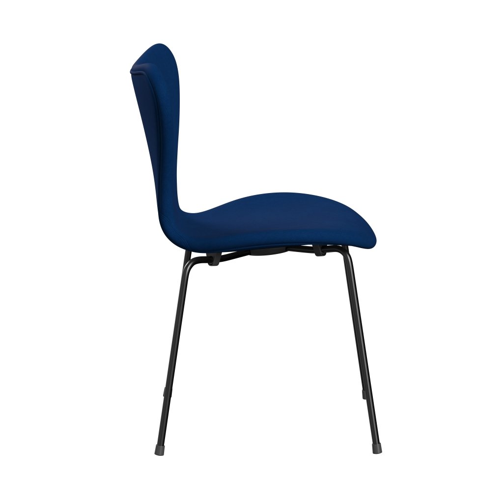 Fritz Hansen 3107 stol helt vadderad, svart/komfort grå/blå