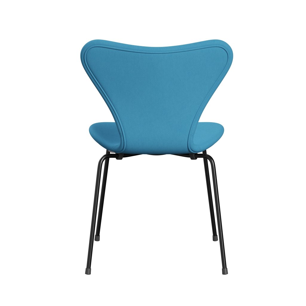 Fritz Hansen 3107 stol helt vadderad, svart/komfortljusblå (C66010)