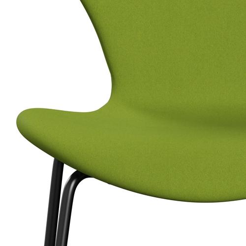 Fritz Hansen 3107 stol helt vadderad, svart/komfort ljusgrön (C68000)