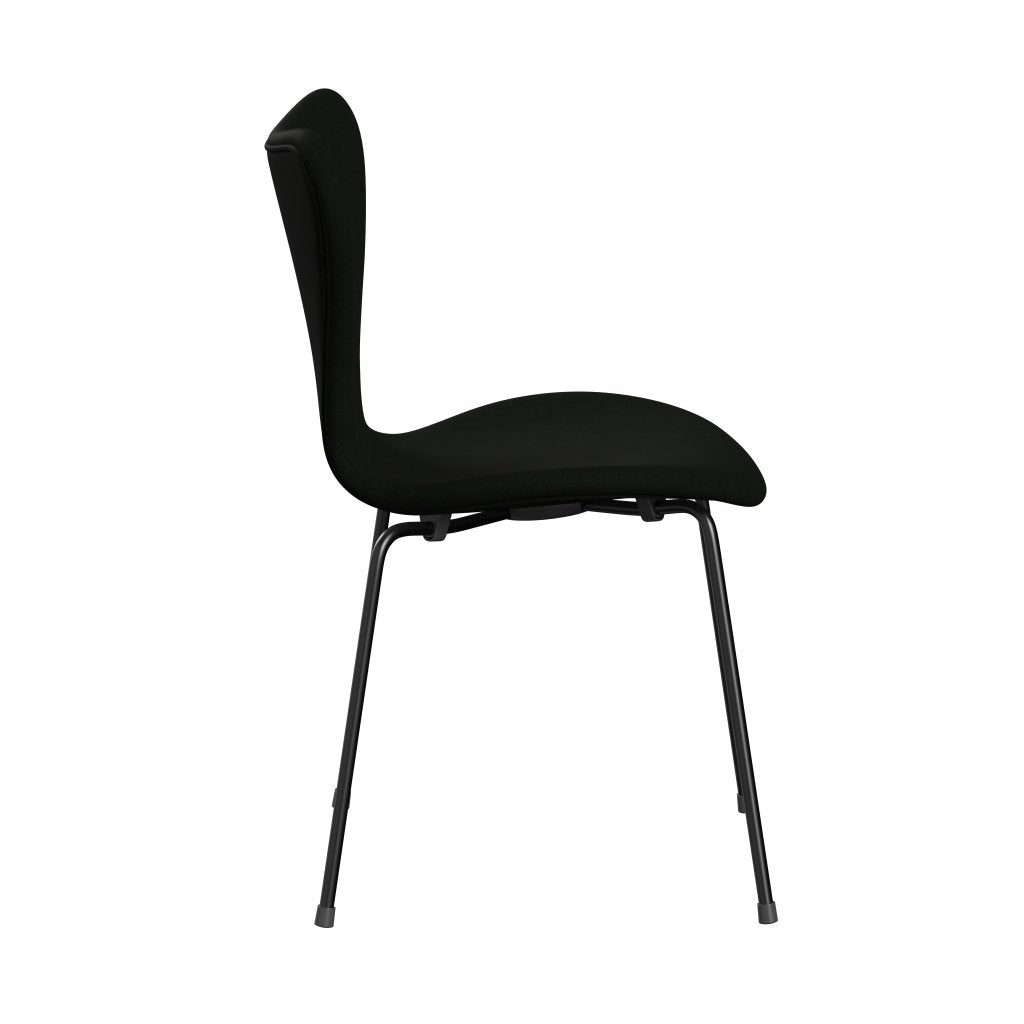 Fritz Hansen 3107 stol helt vadderad, svart/komfort svart (C60009)