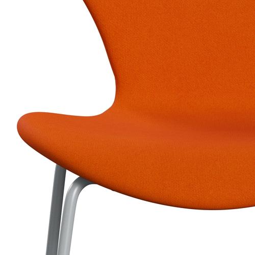 Fritz Hansen 3107 stol helt vadderad, silvergrå/tonus klar orange