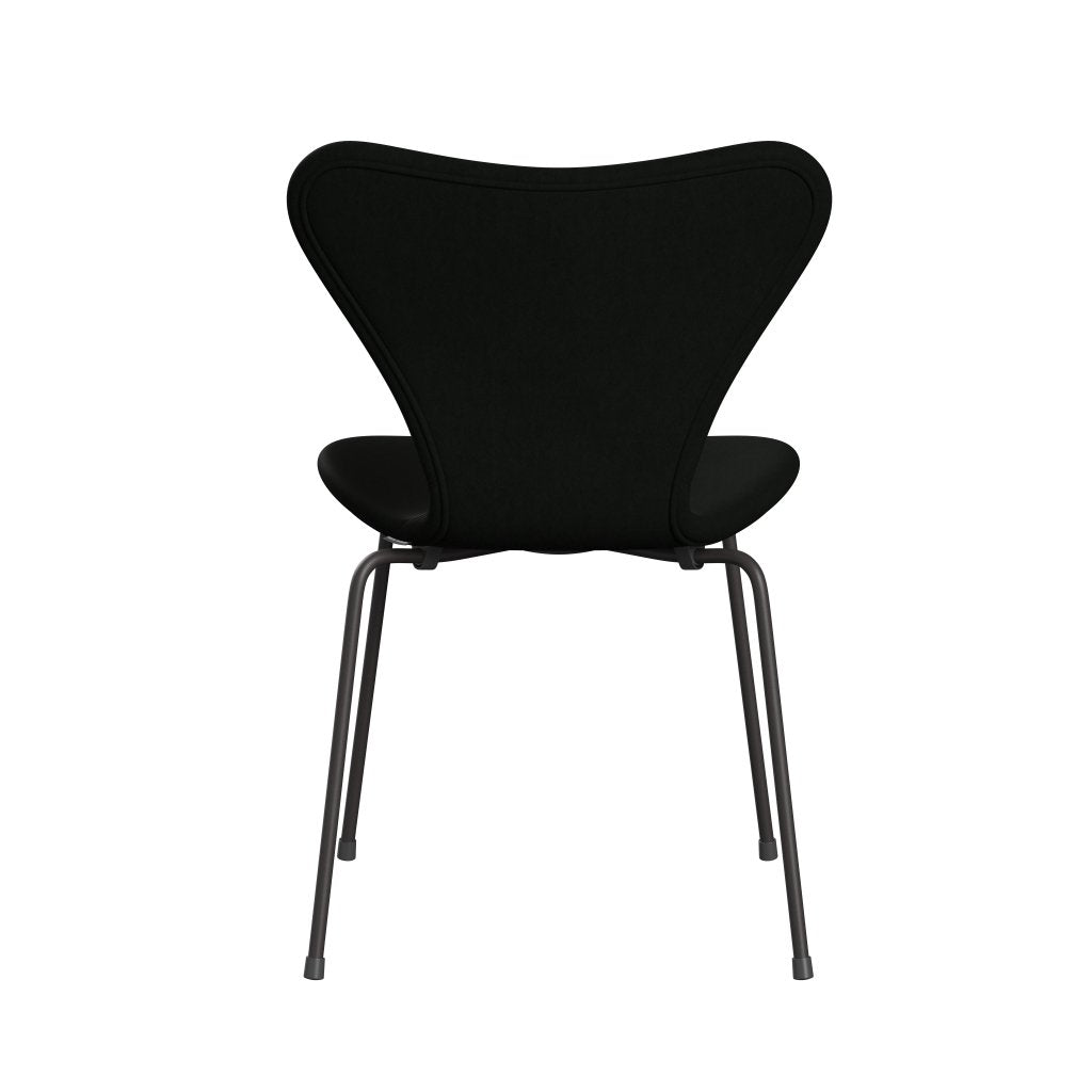 Fritz Hansen 3107 stol helt vadderad, varm grafit/komfort svart (C60009)