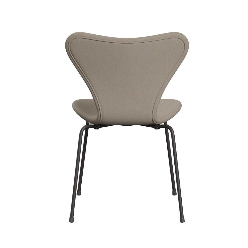 Fritz Hansen 3107 stol helt vadderad, varm grafit/komfort vit grå