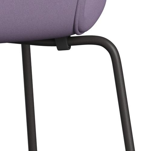 Fritz Hansen 3107 stol helt vadderad, varm grafit/komfort vit/lätt lila
