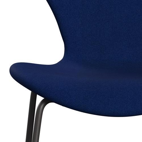 Fritz Hansen 3107 stol helt vadderad, varm grafit/tonus kungblå