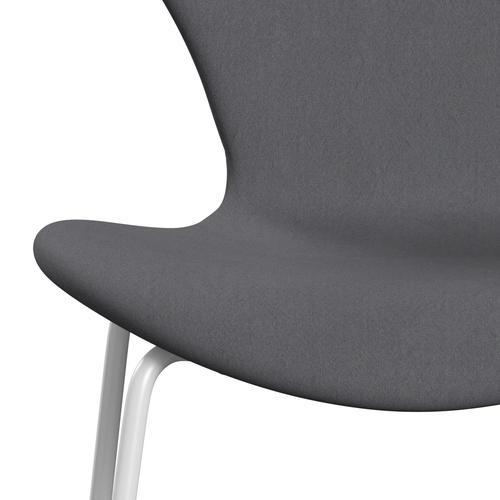 Fritz Hansen 3107 stol helt vadderad, vit/komfortgrå (C01012)