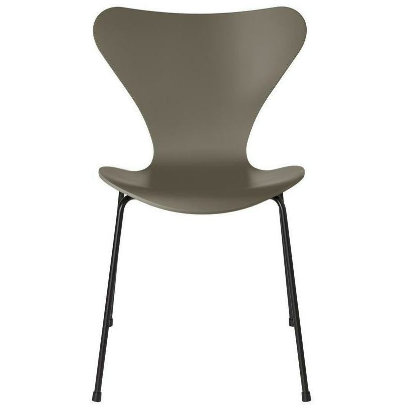 Fritz Hansen Serie 7 -stol lackerad olivgrön skallig, svarta ben