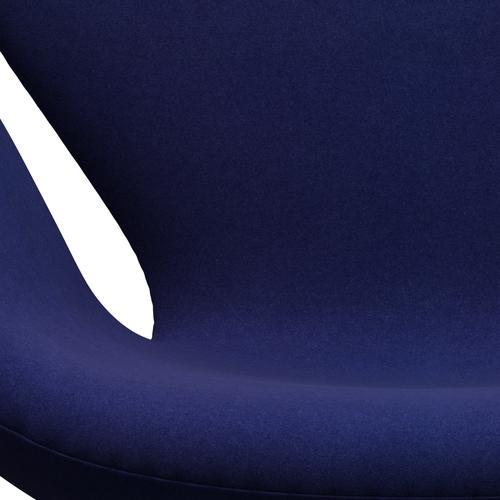 Fritz Hansen Swan Chair, Warm Graphite/Divina Dark Purple (684)