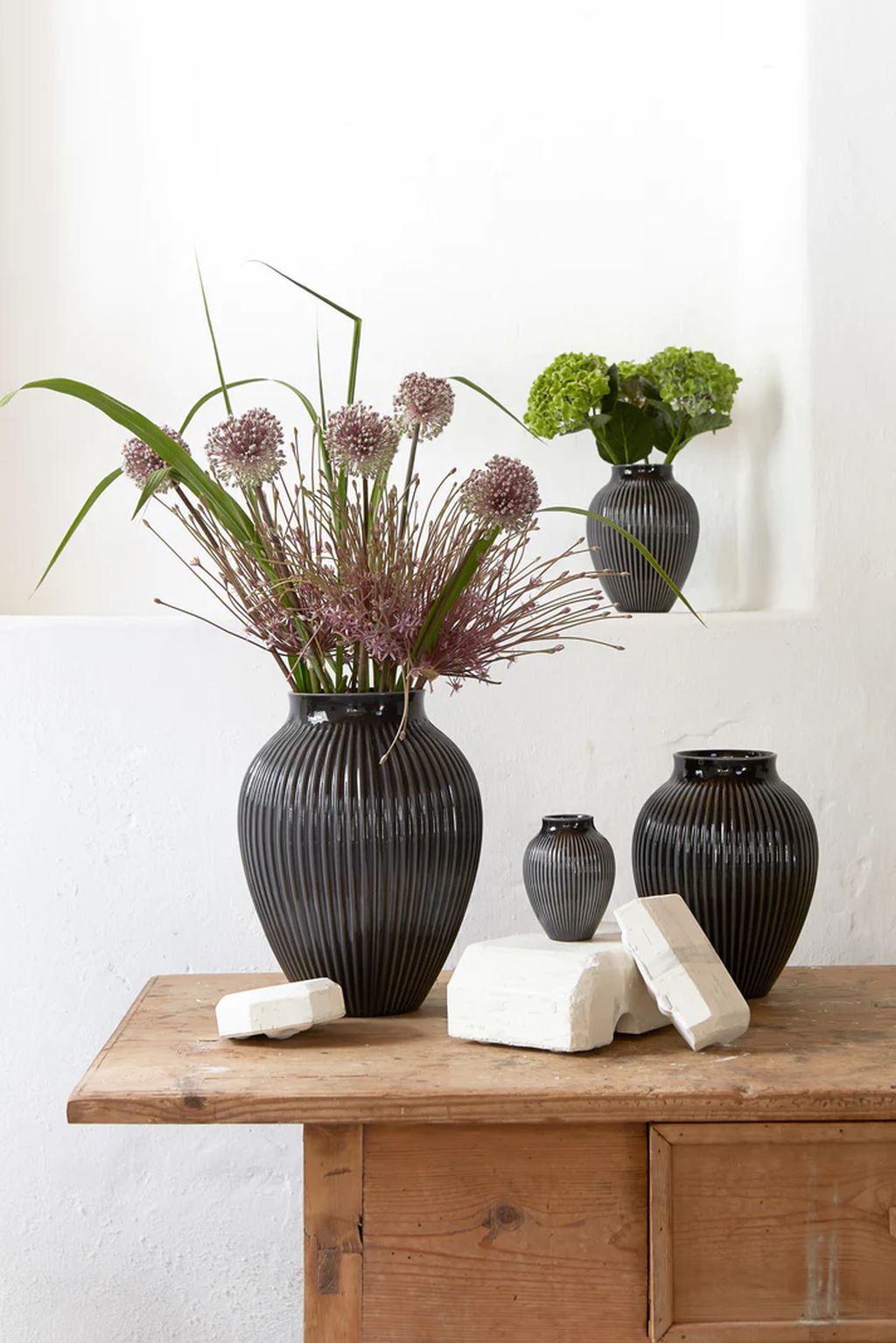 Knabstrup Keramik Vas med spår h 35 cm, svart