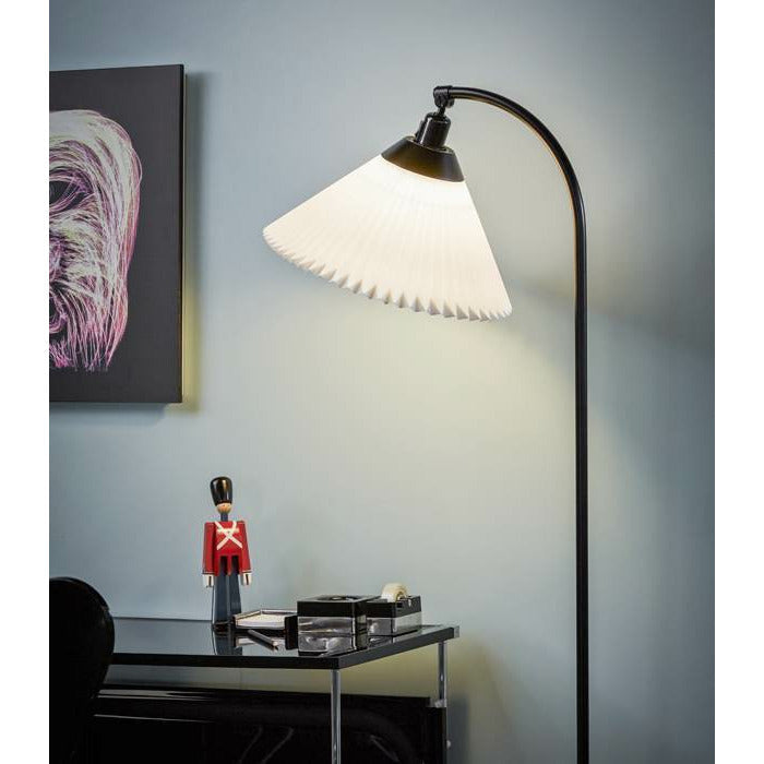 LE KLINT Lampskärm 12 inkl. Håller svart, 21x34 cm