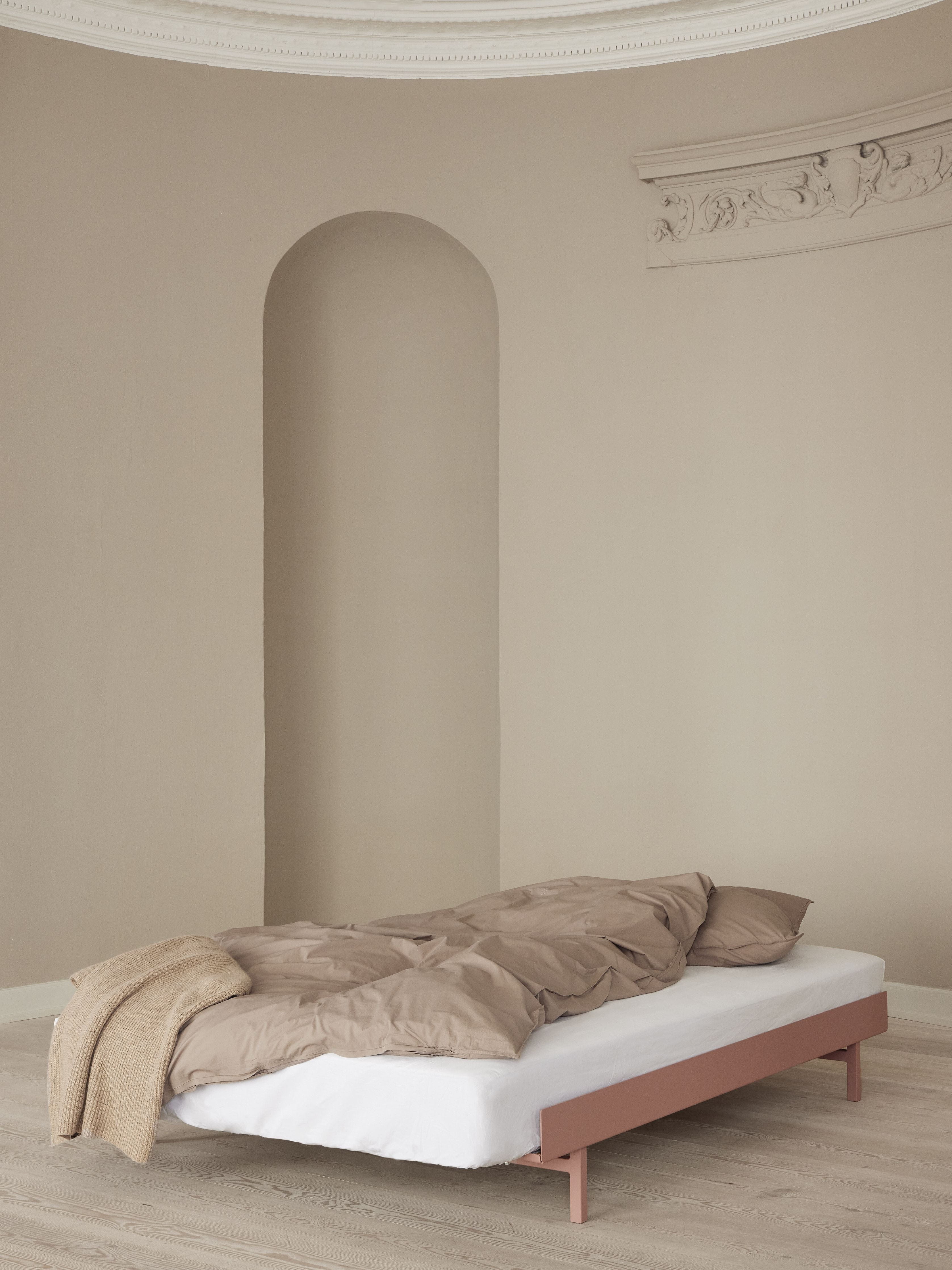 Moebe Säng med lameller 160 cm, dammig ros