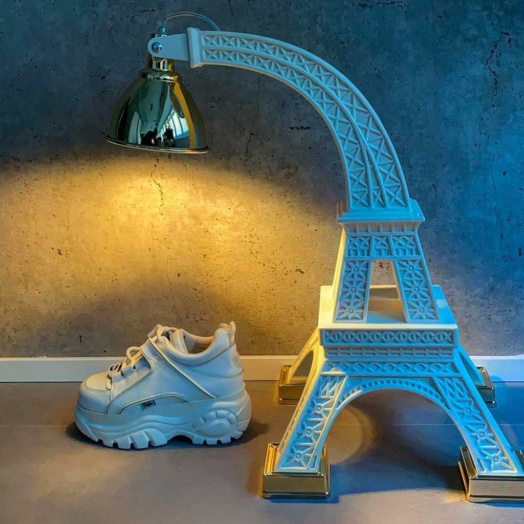 Qeeboo Paris bordslampa efter studiojobb m, vit