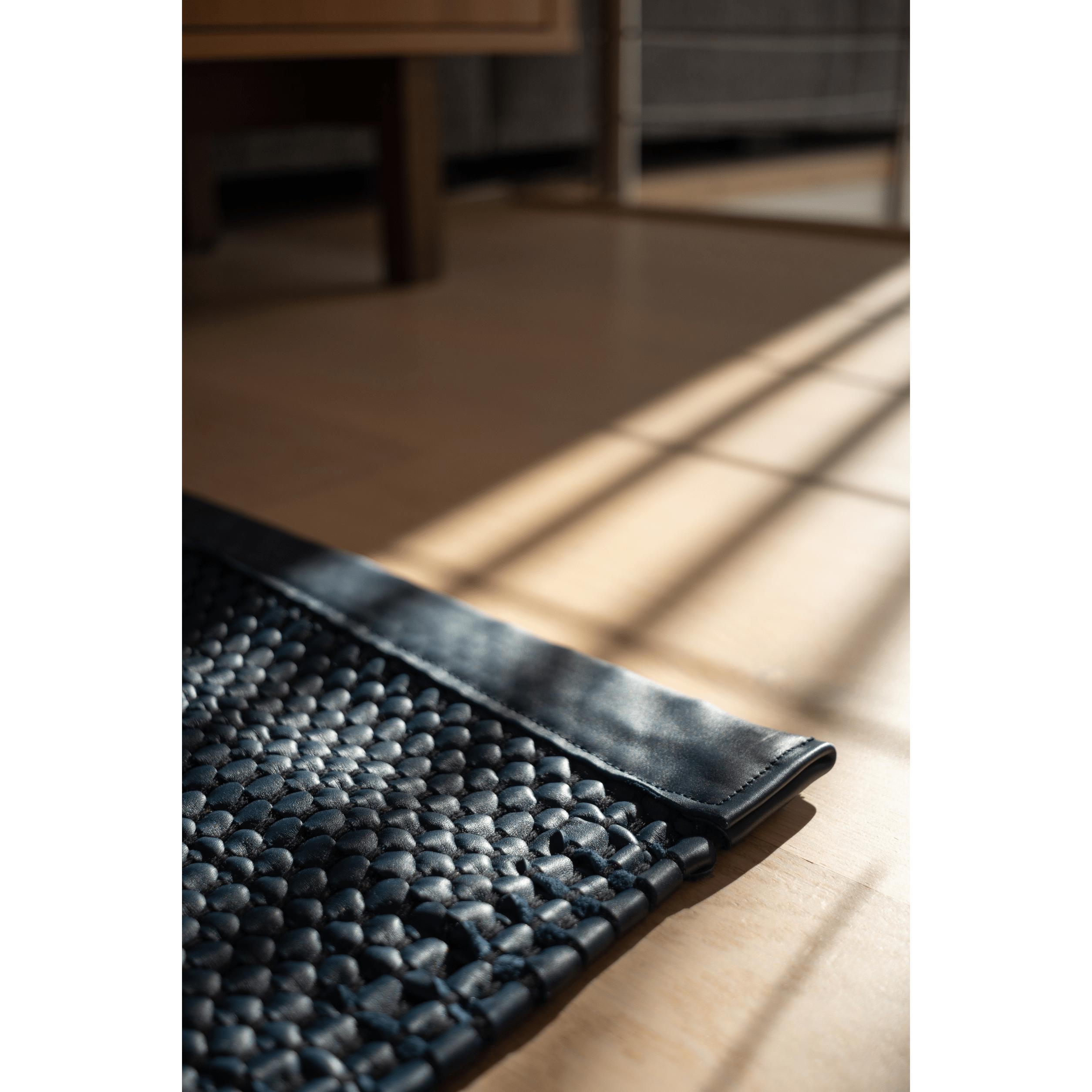 Rug Solid Porto filt matt svart, 65 x 135 cm