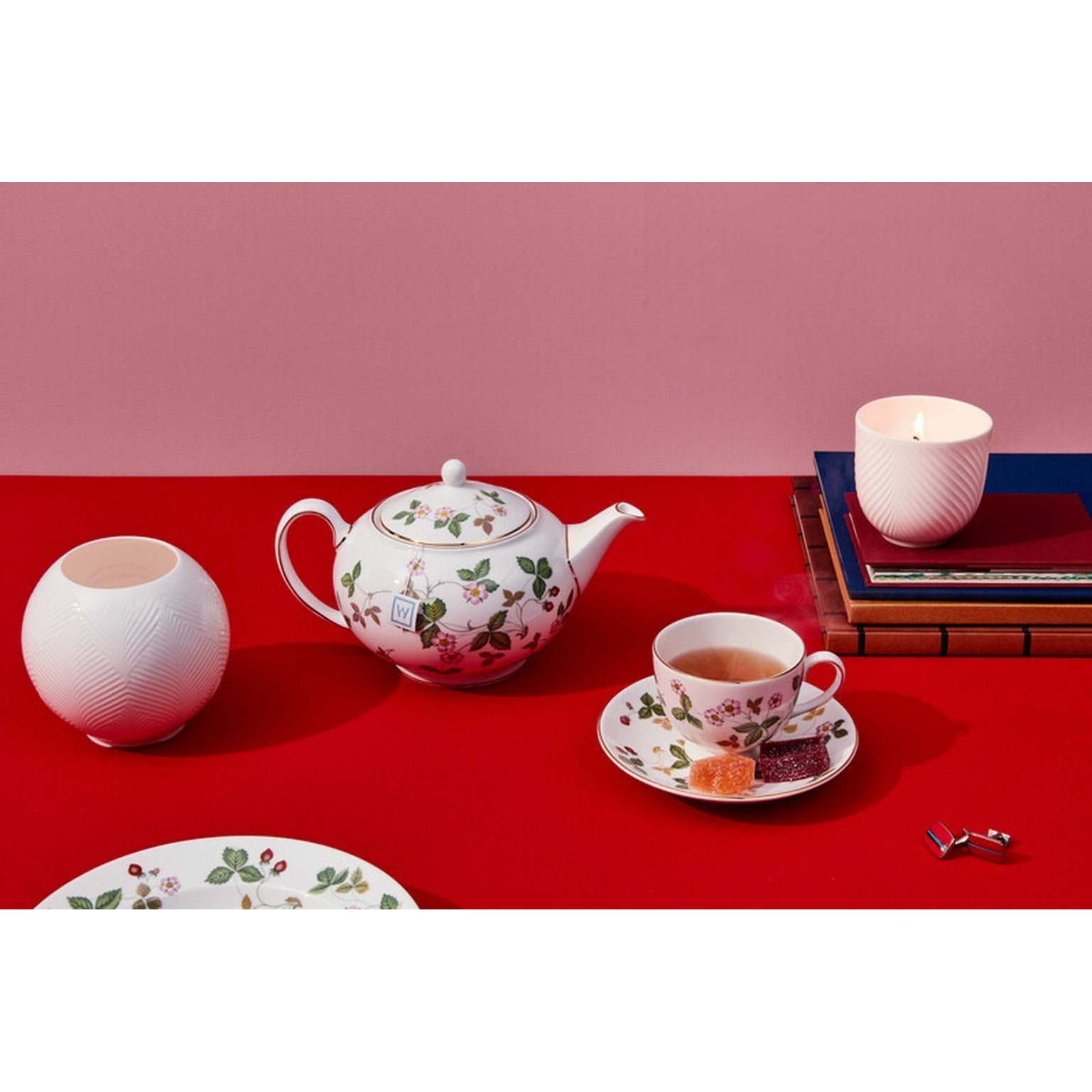 Wedgwood Wild Strawberry Tea Cup & Saucet Leigh, 0,15 L