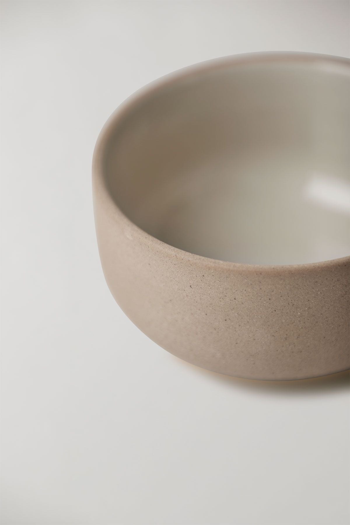 Studio About Clayware -sæt med 2 skåle, sand/grå