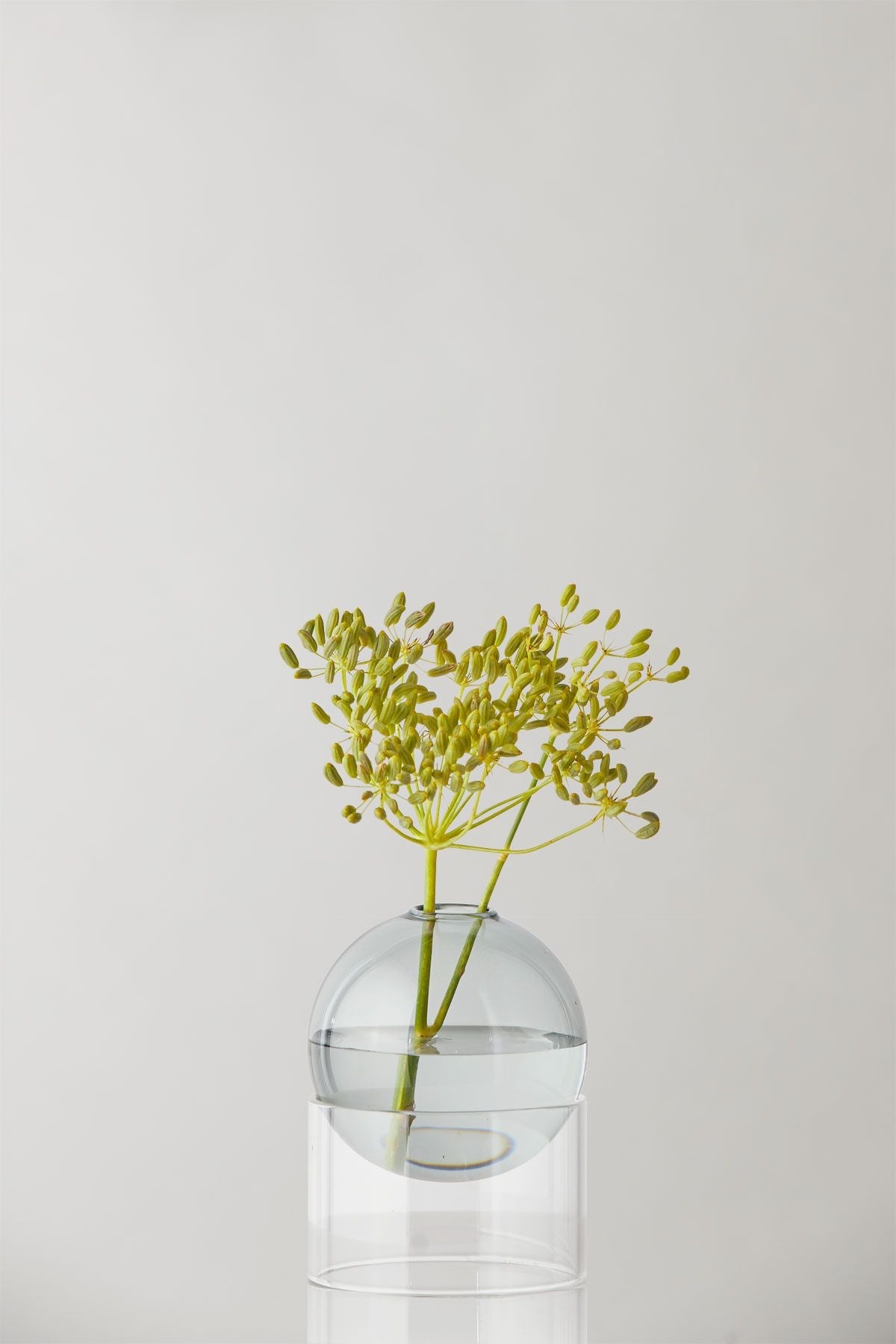 Studio About stående blomsterboblevase 10 cm, røg
