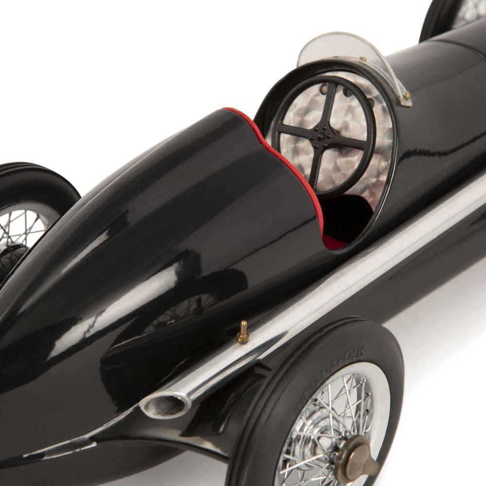 Authentic Models Silberpfeil svart modellbil, röd säte