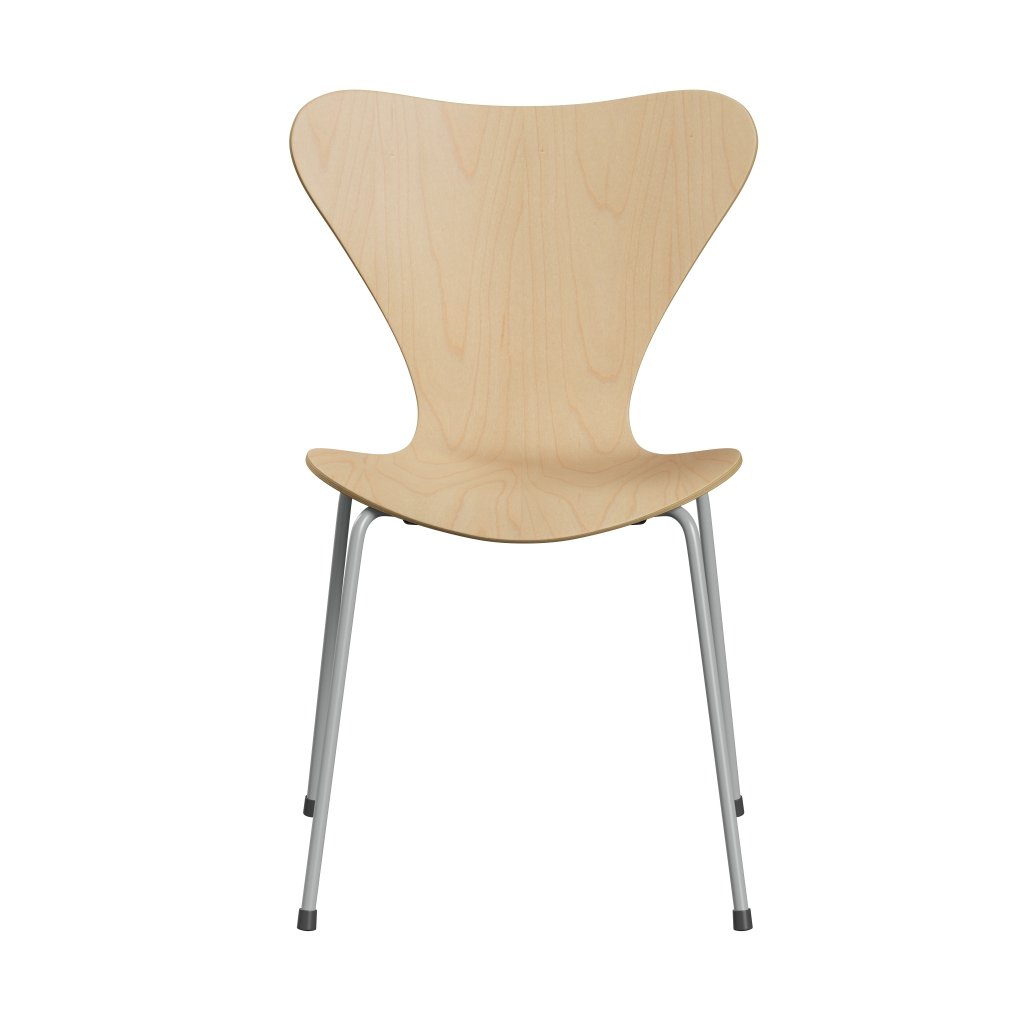 Fritz Hansen 3107 Skalstol, Nine Grey/Ahorn Lakeret Finér